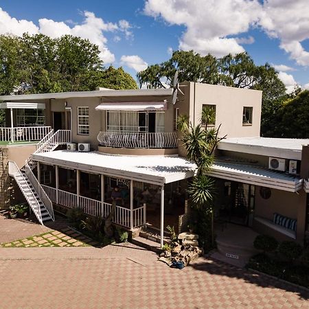 Woodpecker Guesthouse Фіксбург Екстер'єр фото