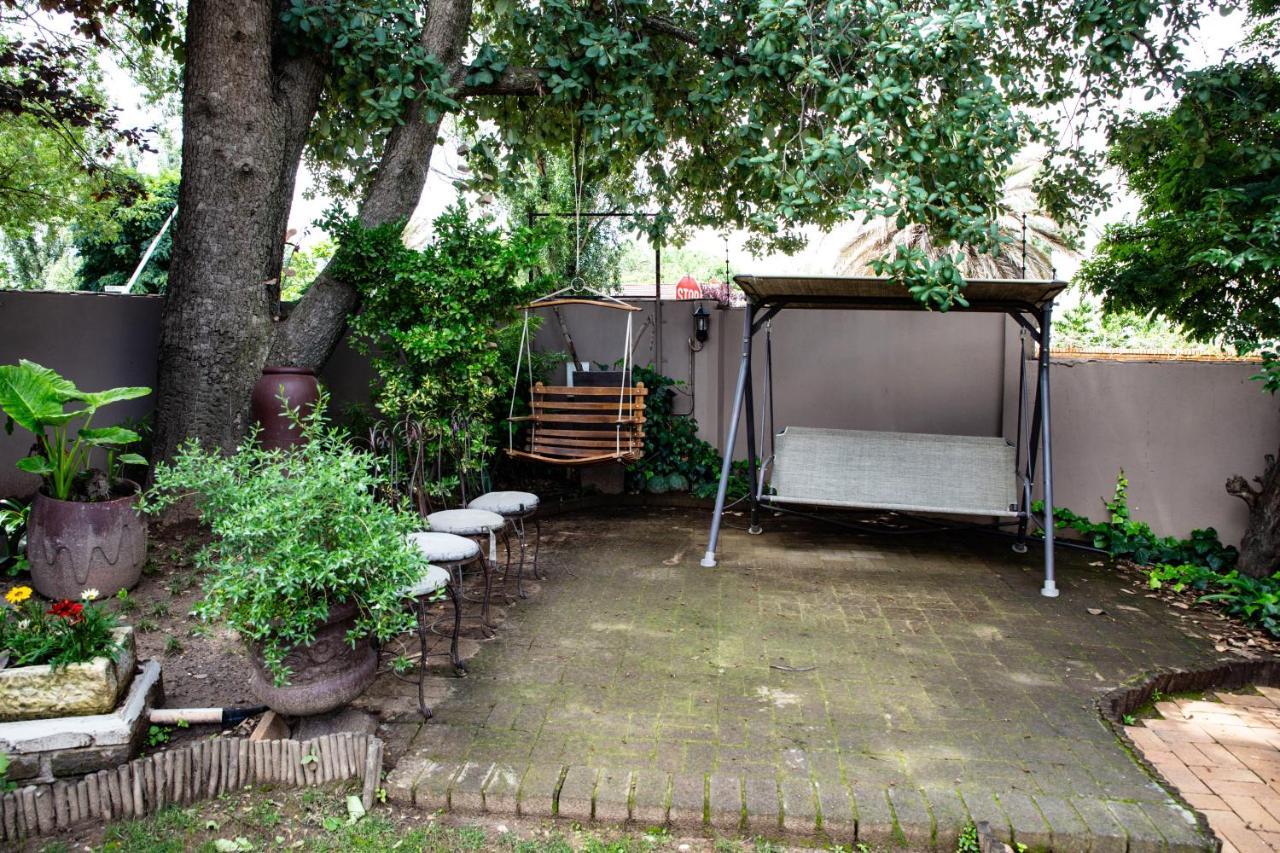 Woodpecker Guesthouse Фіксбург Екстер'єр фото