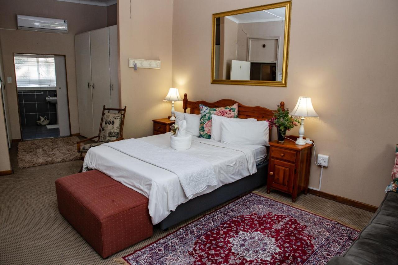 Woodpecker Guesthouse Фіксбург Екстер'єр фото