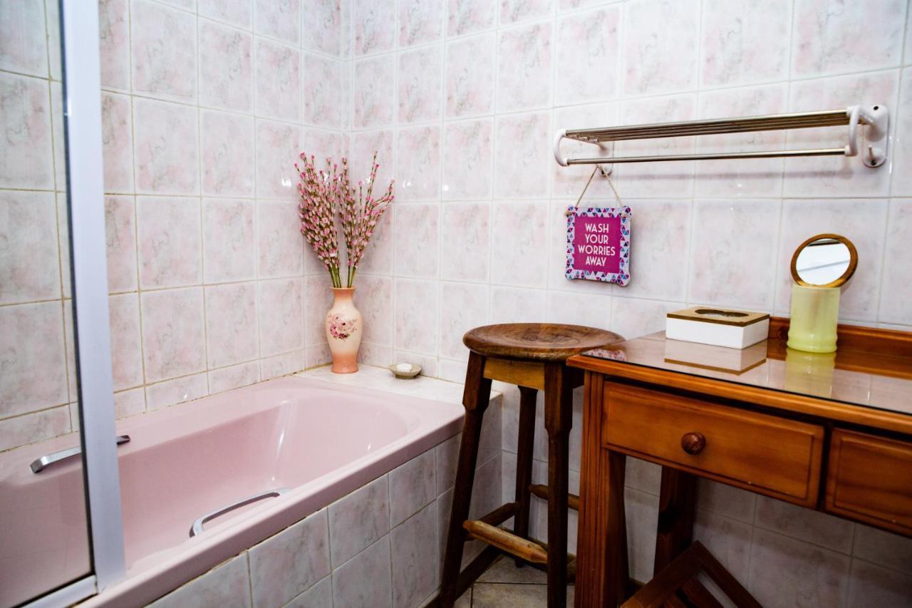 Woodpecker Guesthouse Фіксбург Екстер'єр фото