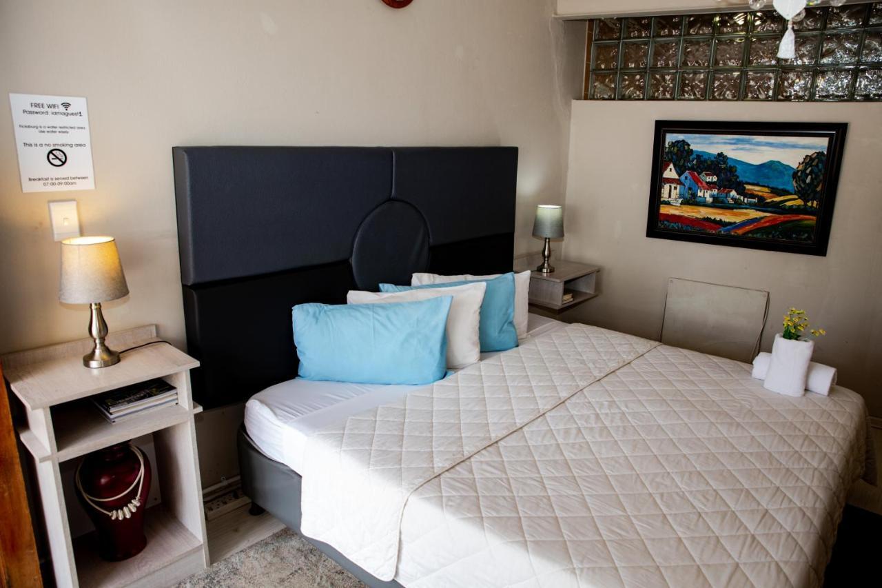 Woodpecker Guesthouse Фіксбург Екстер'єр фото