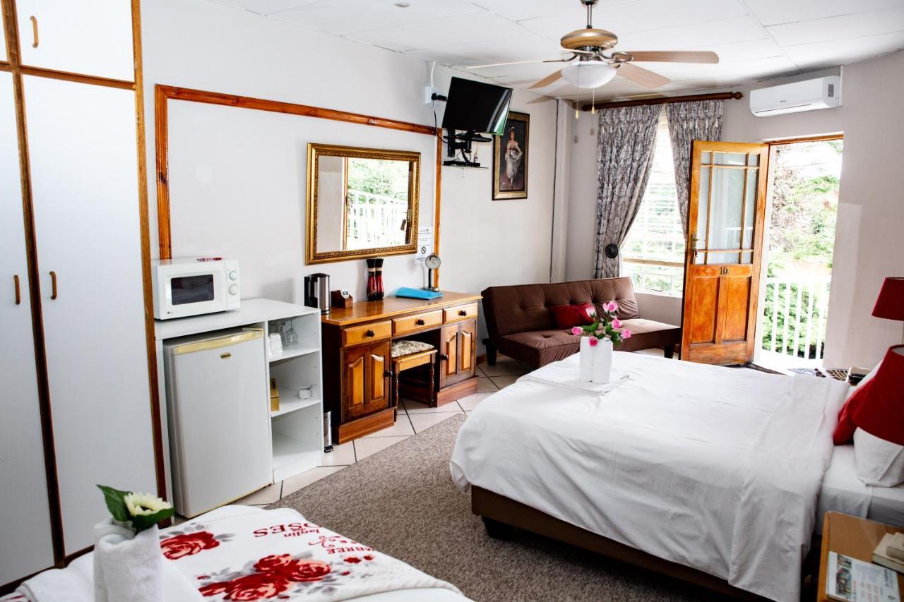 Woodpecker Guesthouse Фіксбург Екстер'єр фото