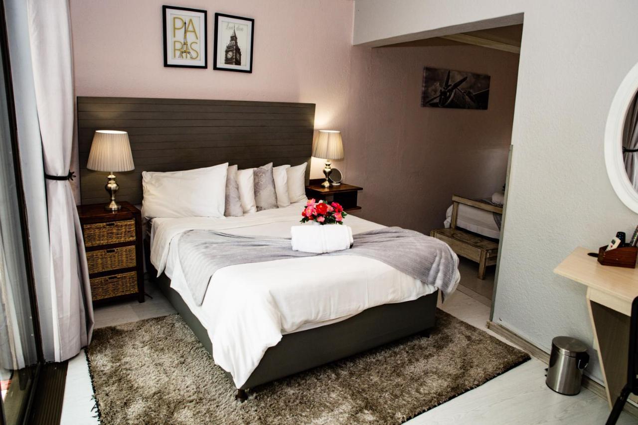Woodpecker Guesthouse Фіксбург Екстер'єр фото